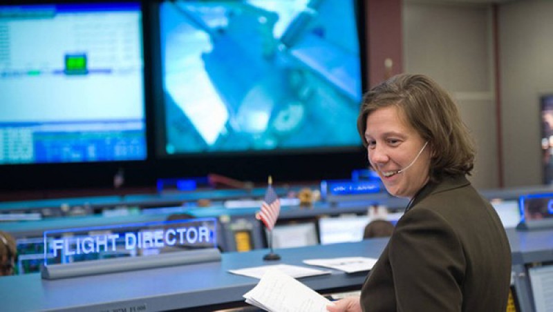 Nasa tem 1ª diretora-chefe  de voo mulher em 60 anos de história