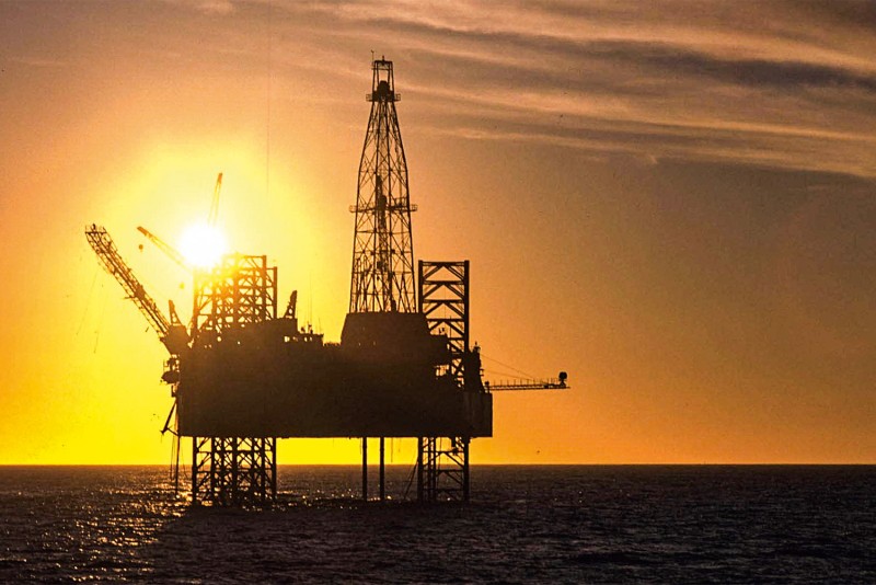 Estoques de petróleo dos EUA caem 1,002 milhão de barris na semana, diz DoE