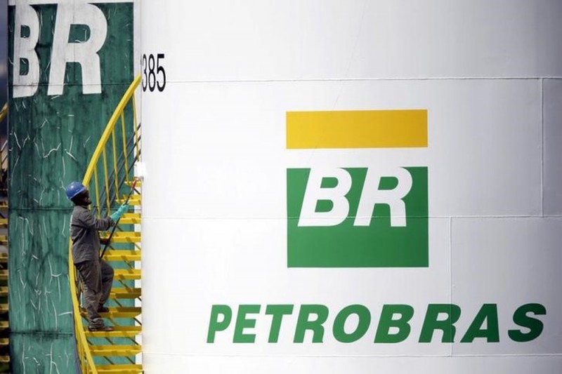 Petrobras eleva em 1,80% o preço da gasolina e em 0,95% o do diesel
