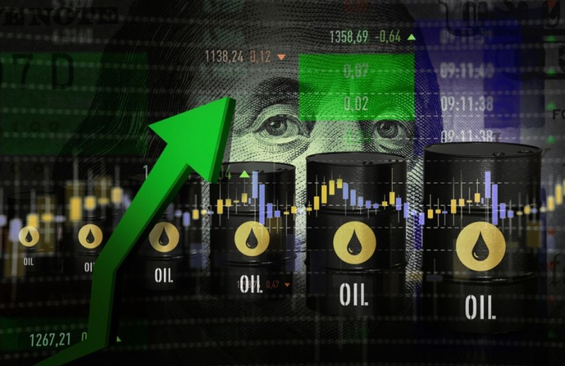 Petróleo fecha em leve alta e acumula ganhos na semana