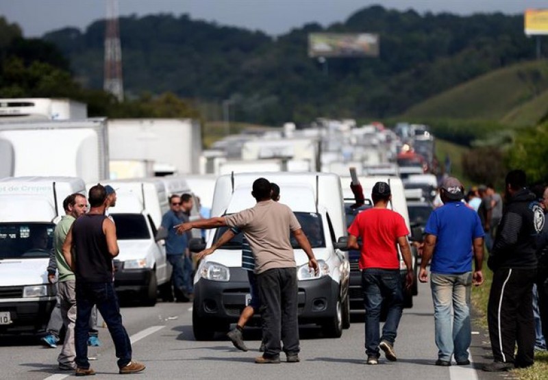 Greve dos caminhoneiros custará R$ 15 bilhões para a economia