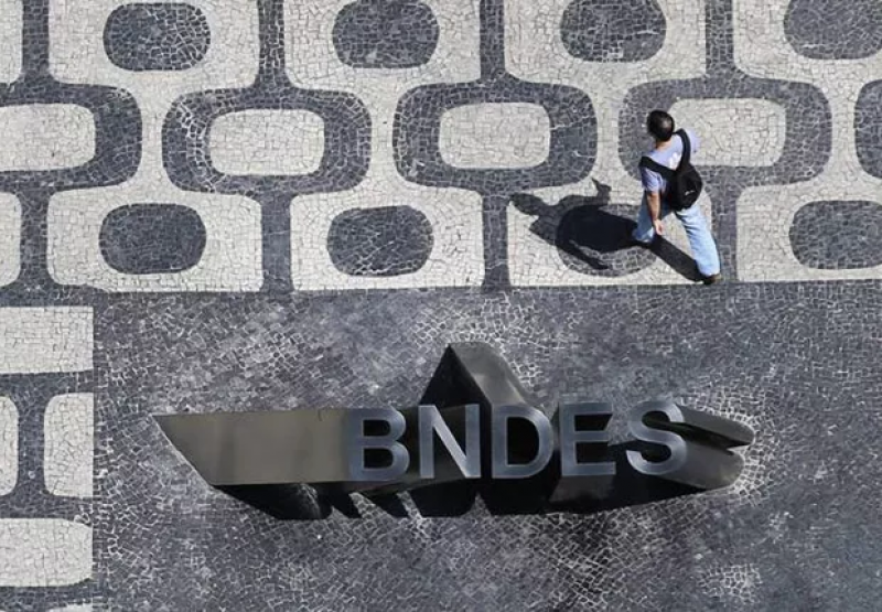 BNDES investe R$ 300 milhões em fundo de participações focado em médias empresas
