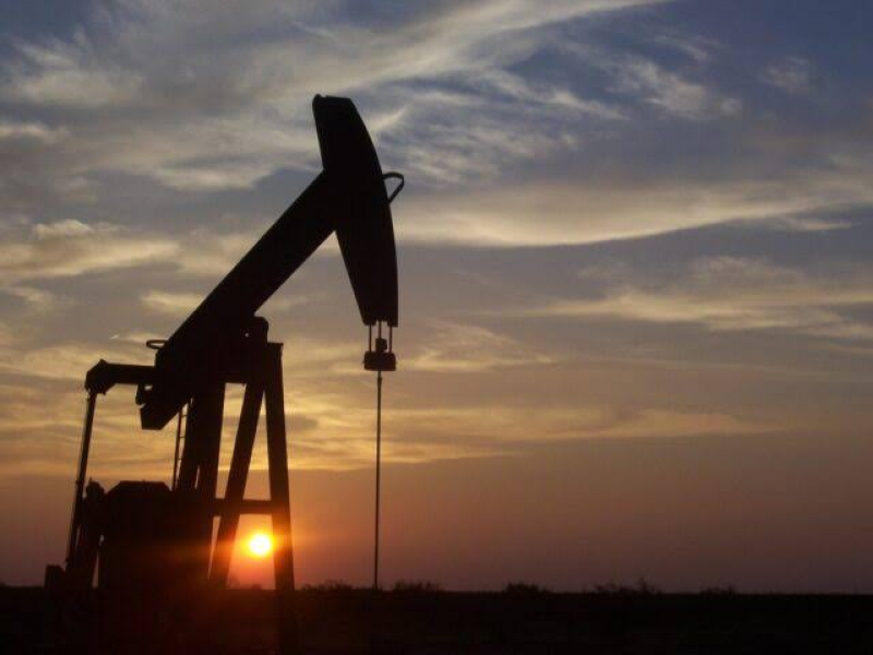 Preços do petróleo ampliam queda após fala de Trump