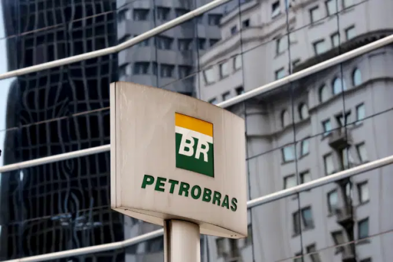 Após intermediação do TST, Petrobras mantém 396 demissões em fábrica