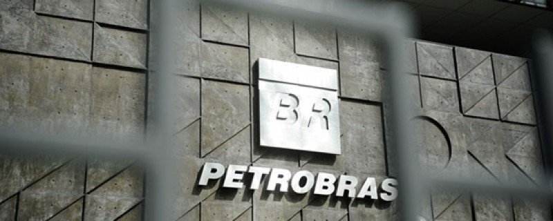 Petrobras vai exercer preferência em blocos do pré-sal